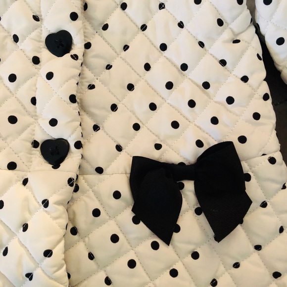 Girls white and black quilted jacket 4t - Picture 2 of 5